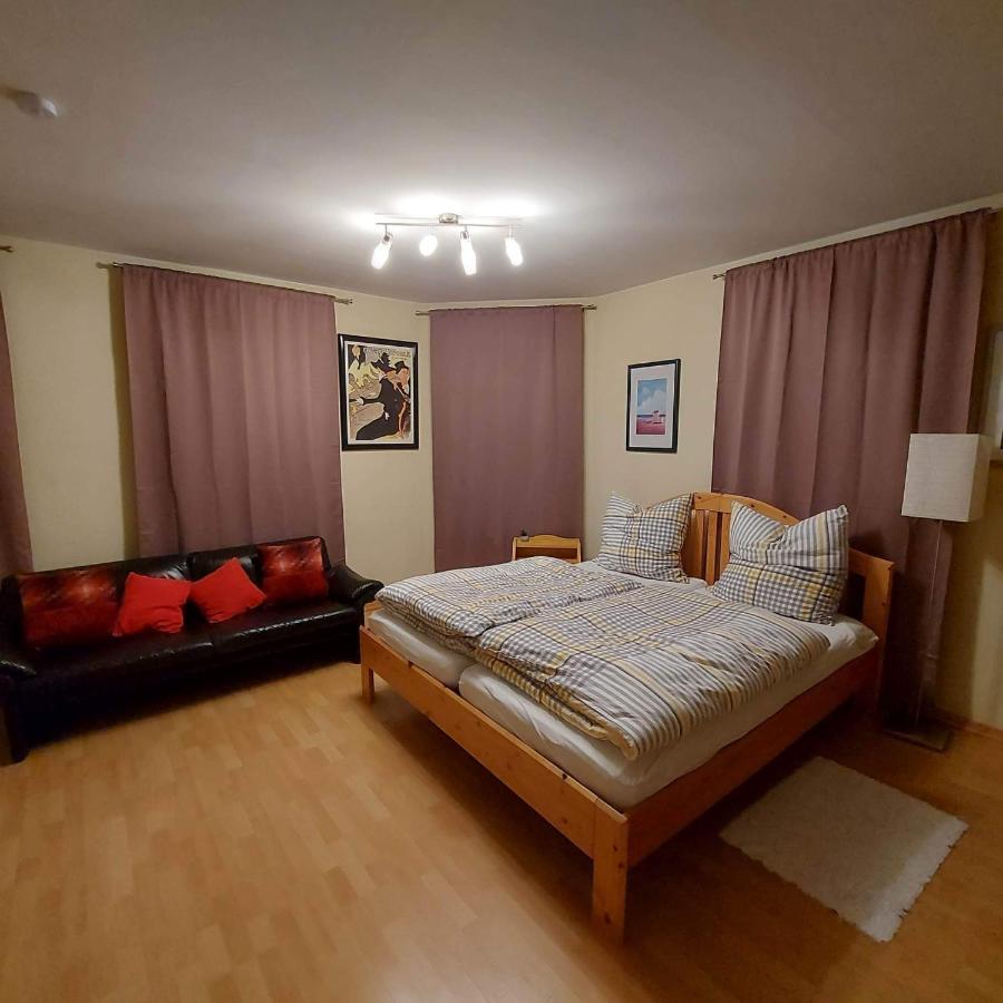 Apartment Selb Ferienwohnungen *