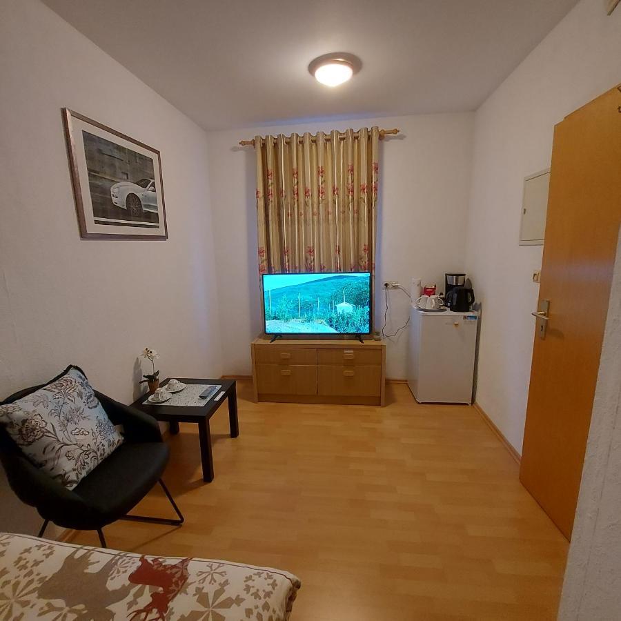 Apartment Selb Ferienwohnungen *